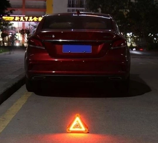 Multi-functional Emergency Light - Warning Light (2 x 18650 Battery Included)