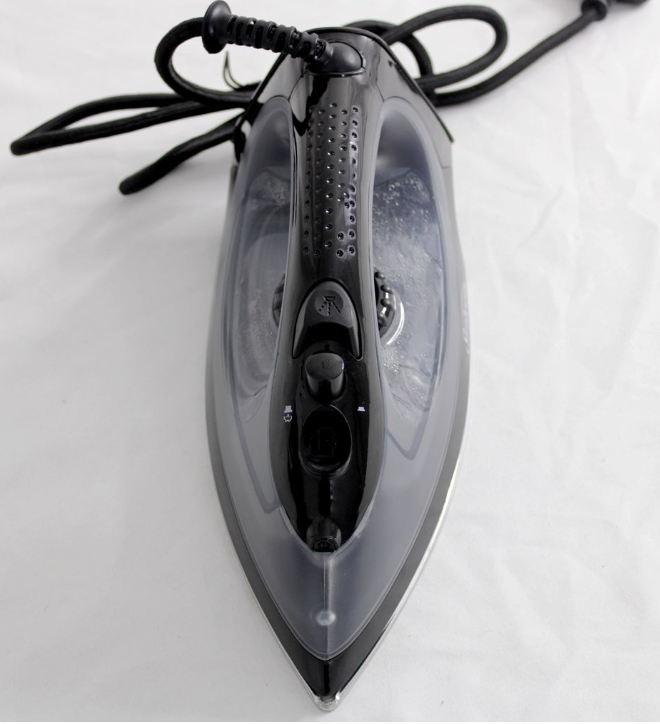 Sunbeam 2000W Lightweight Travel Sized Steam Dry & Spray Iron - SSI-018BA