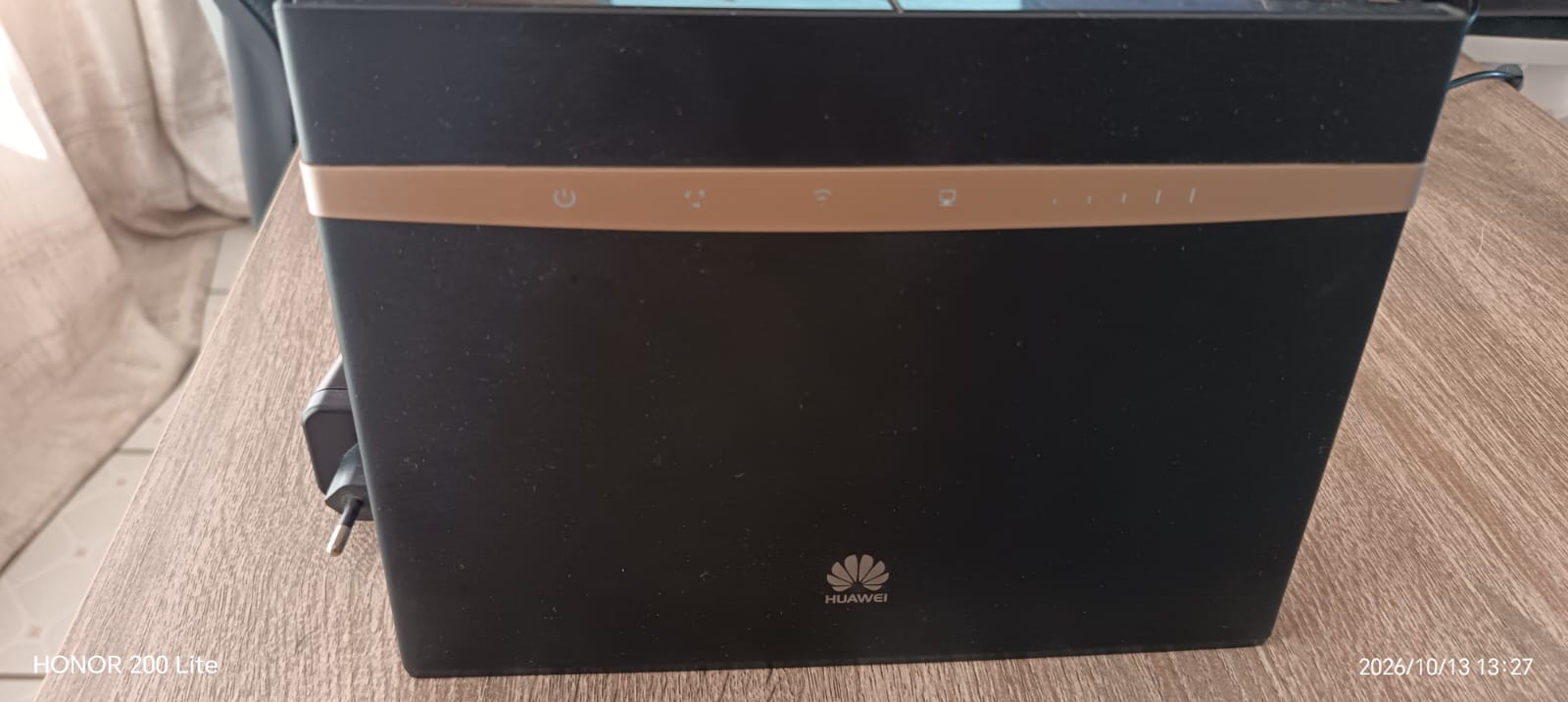 Huawei B525s-65a 4G LTE-Advanced Wi-Fi Router (Unlocked)